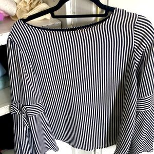 Bell sleeved blouse